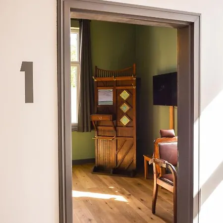 Storyhotel Bergischer Hof 2* 코니그스빈터