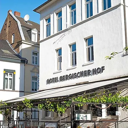 Storyhotel Bergischer Hof 柯尼希斯温特