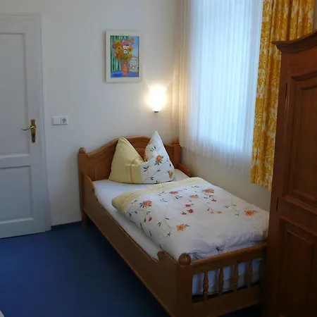 Storyhotel Bergischer Hof 호텔 2*