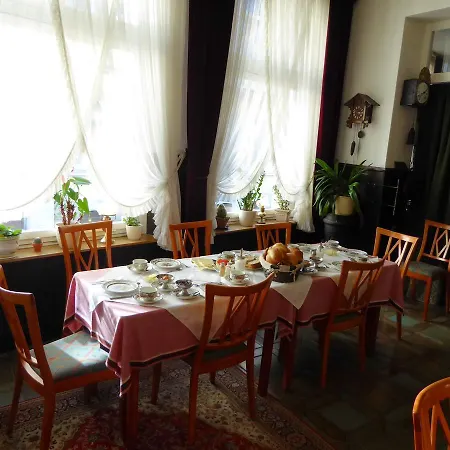 Storyhotel Bergischer Hof 2*