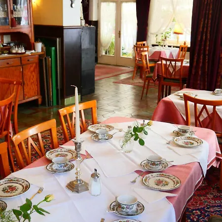 Storyhotel Bergischer Hof 호텔 코니그스빈터