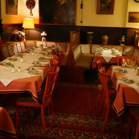 Storyhotel Bergischer Hof 코니그스빈터