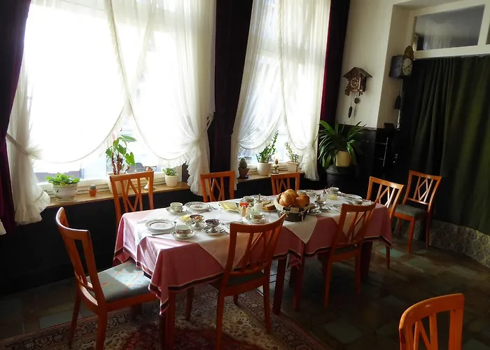 Storyhotel Bergischer Hof 2*